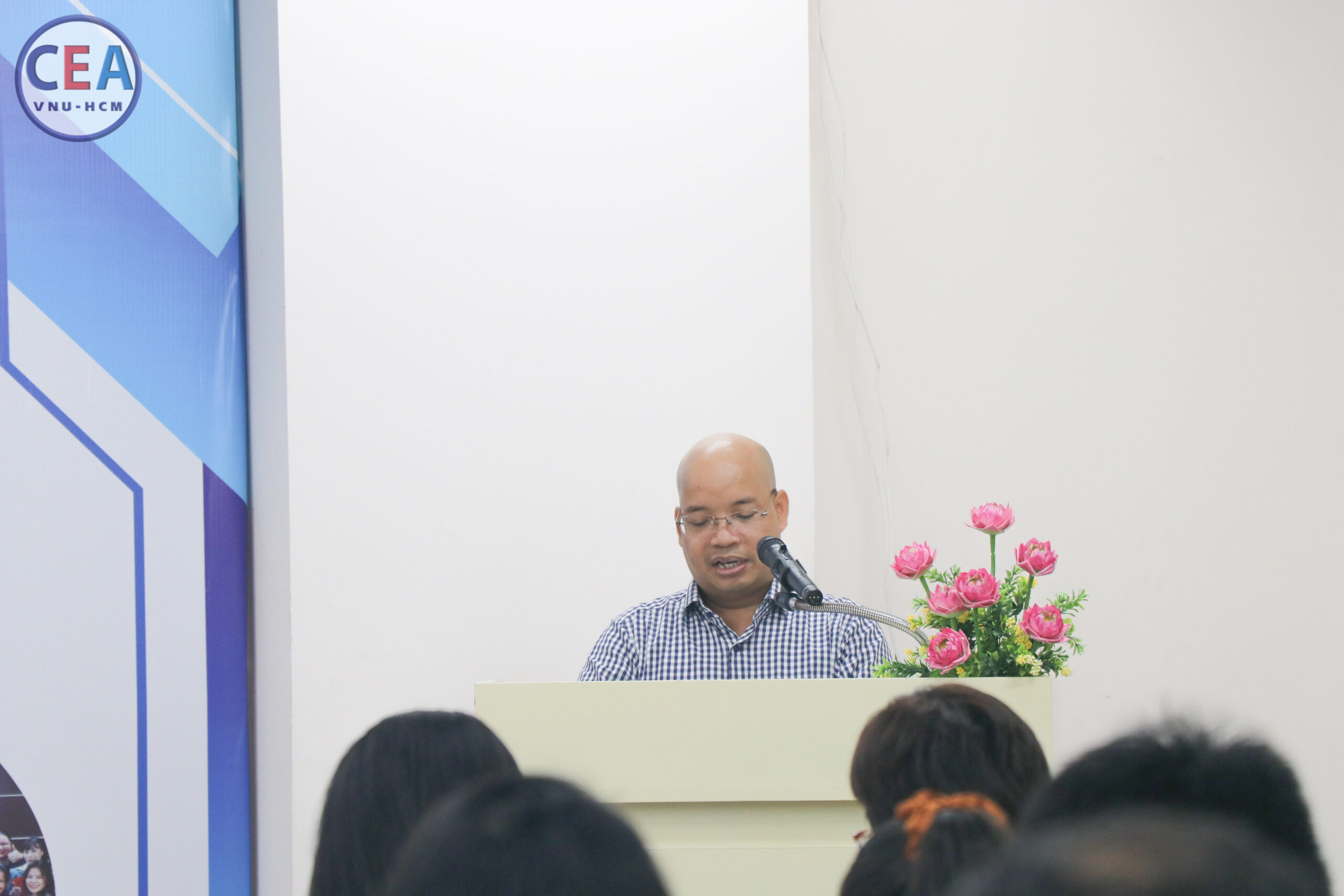 Đại diện học viên, TS. ALăng Thớ phát biểu tại buổi lễ